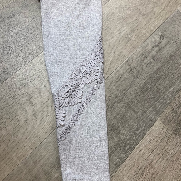 NWT Woman’s Tint & Shadow sweater - Picture 8 of 8